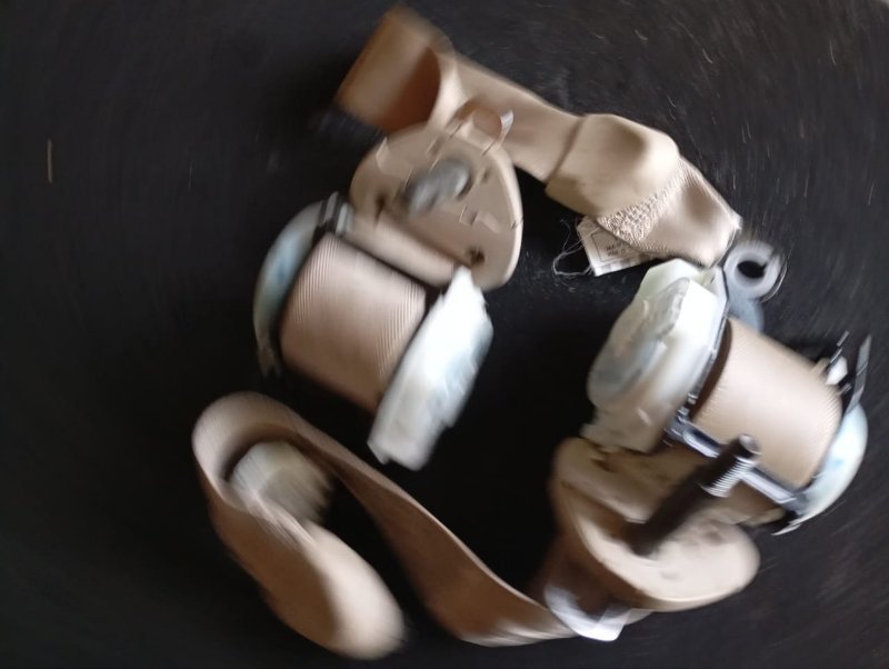 Ремень безопасности TOYOTA LAND CRUISER UZJ100 2UZ-FE 2003 задний (б/у)