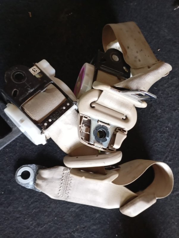 Ремень безопасности TOYOTA LAND CRUISER UZJ100 2UZ-FE 2003 задний (б/у)