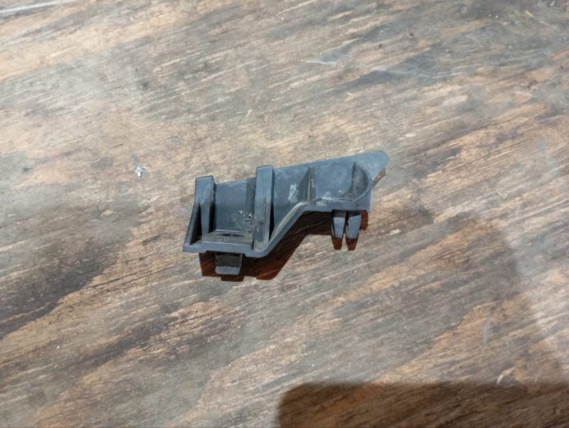 Крепление бампера SUBARU LEGACY BH9 EJ254 2000 переднее левое (б/у)