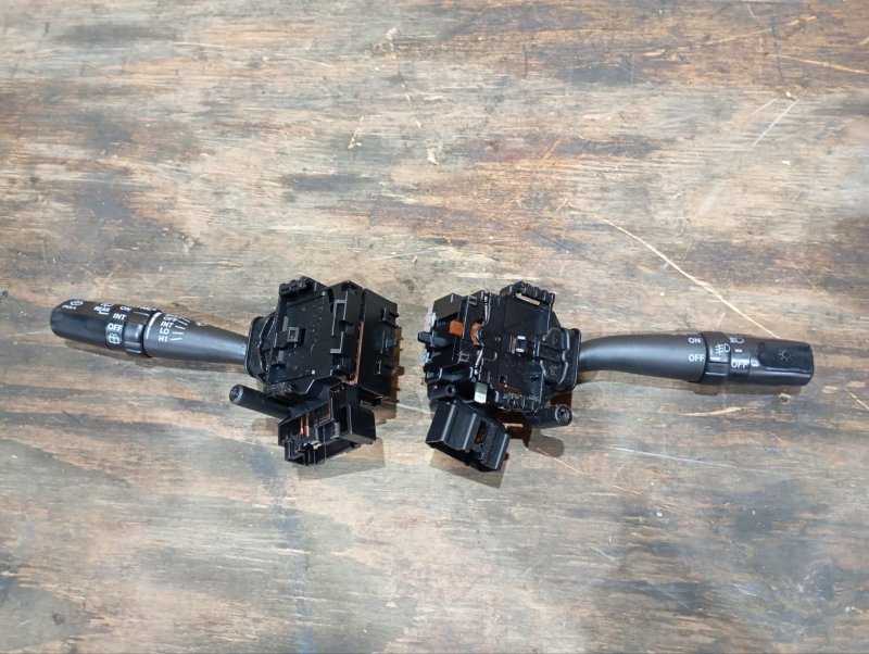 Блок подрулевых переключателей TOYOTA IPSUM ACM26 2AZ-FE 2007 (б/у)