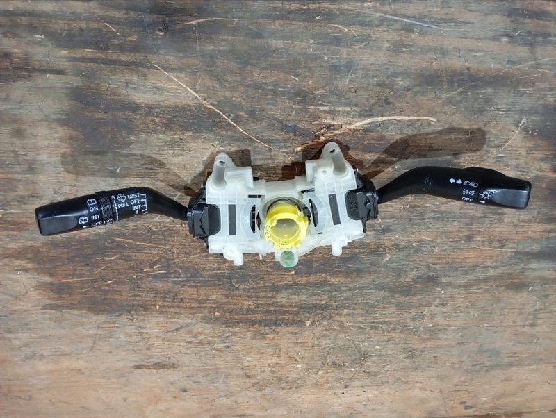 Блок подрулевых переключателей MAZDA PREMACY CP8W FP-DE 2004 (б/у)