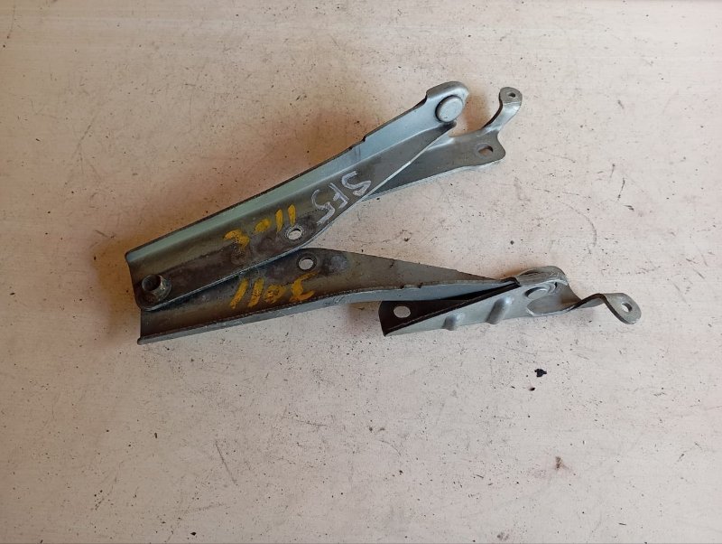 Петля капота SUBARU FORESTER SF5 EJ202 1999 (б/у)