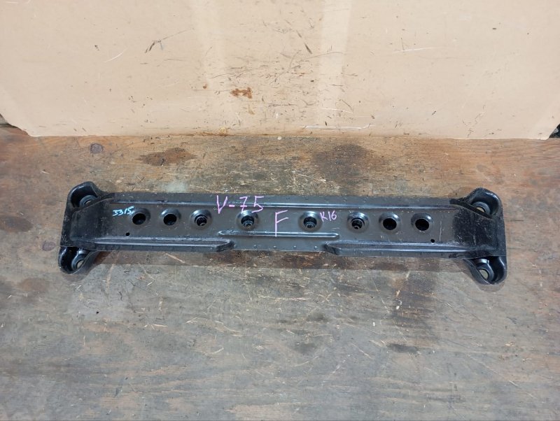Балка под кпп MITSUBISHI PAJERO V75W 6G74 2002 (б/у)