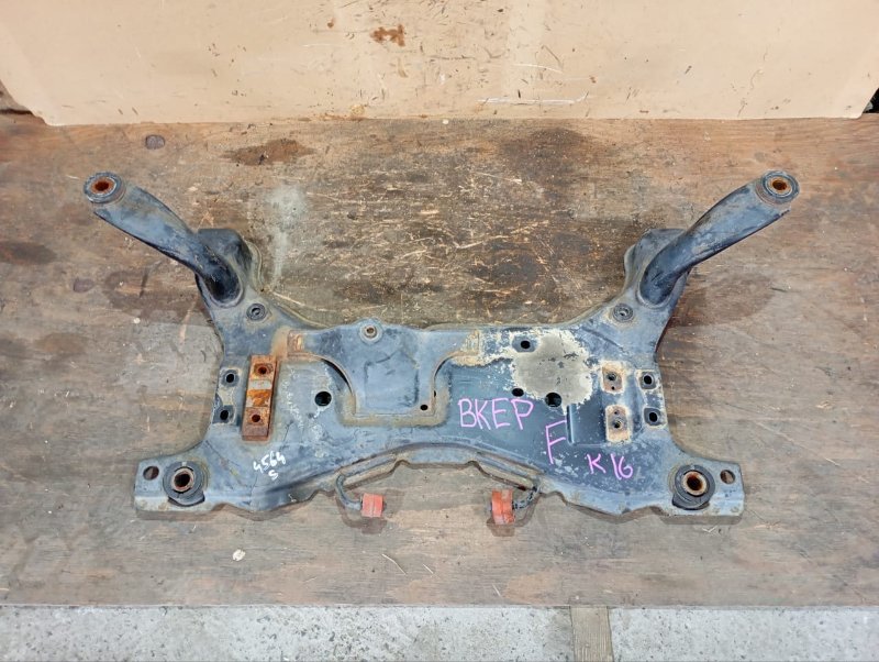 Балка подвески MAZDA AXELA BKEP LF-DE 2004 передняя (б/у)