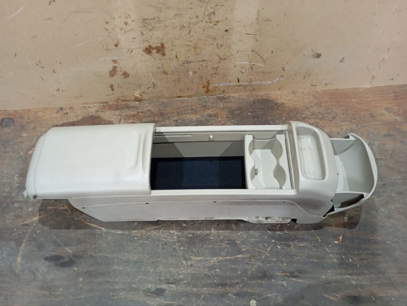 Бардачок между сиденьями TOYOTA VISTA ZZV50 1ZZ-FE 2003 (б/у)