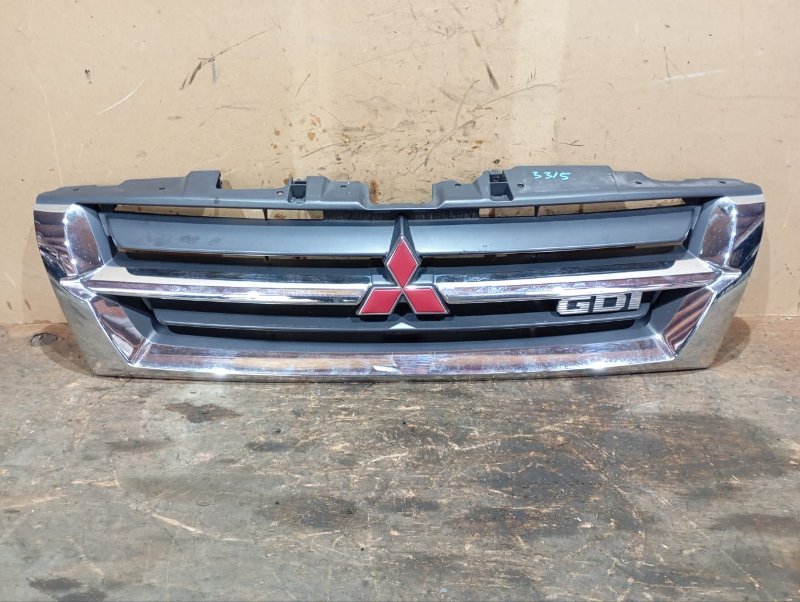 Решетка радиатора MITSUBISHI PAJERO V75W 6G74 2002 (б/у)