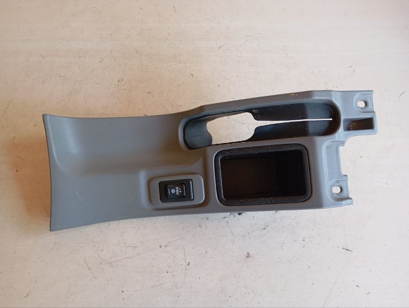 Консоль кпп SUBARU FORESTER SF5 EJ202 1999 (б/у)