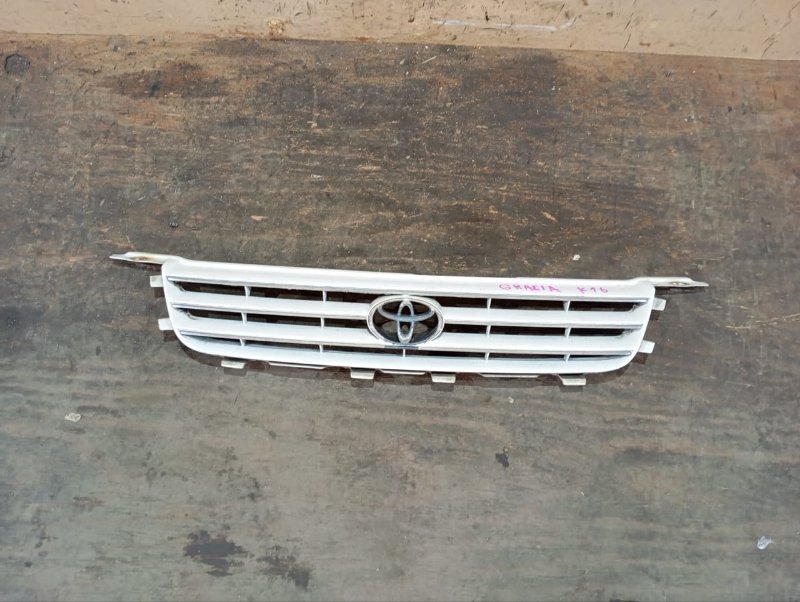 Решетка радиатора TOYOTA CAMRY GRACIA SXV20 5S-FE 1997 (б/у)