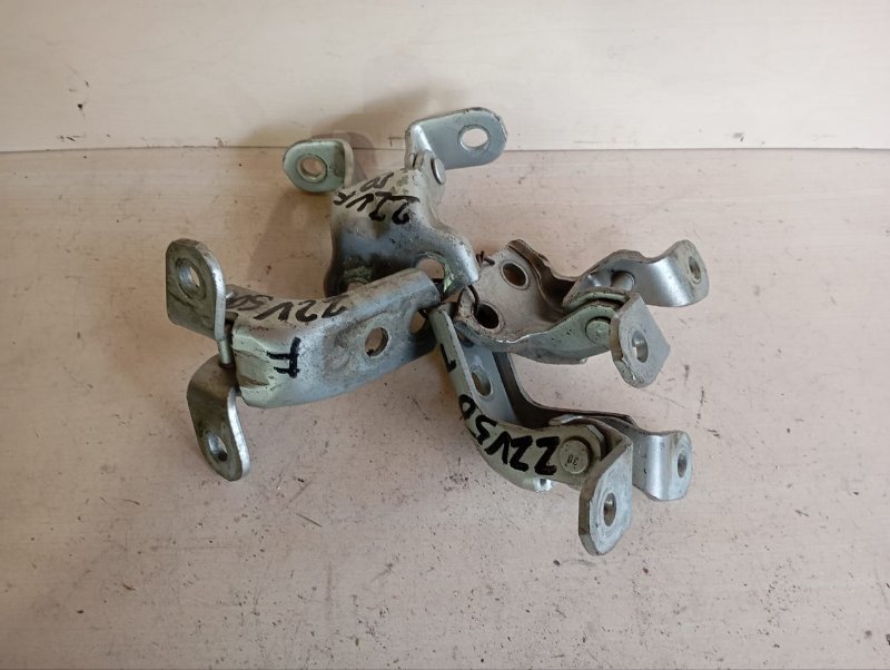Петля дверная TOYOTA VISTA ZZV50 1ZZ-FE 2003 передняя левая (б/у)
