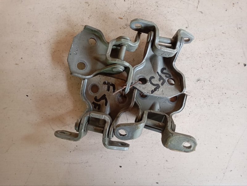 Петля дверная SUBARU FORESTER SF5 EJ202 1999 передняя (б/у)