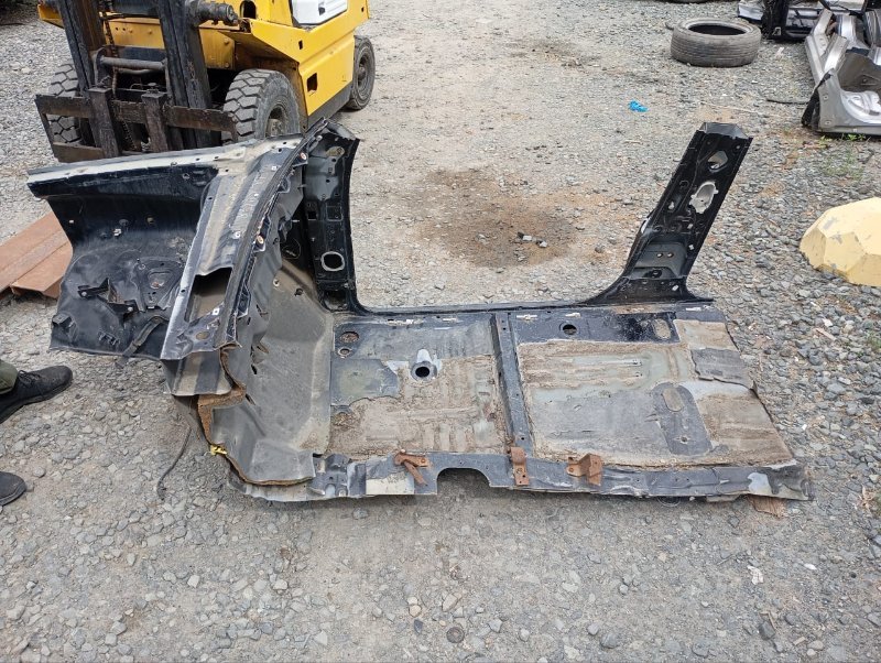 Стойка кузова TOYOTA SEQUOIA UCK45 2UZ-FE 2005 правая (б/у)