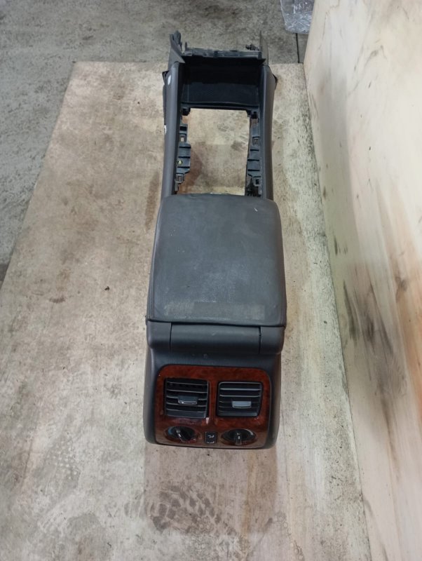 Подлокотник HONDA MDX YD1 J35A 2006 (б/у)