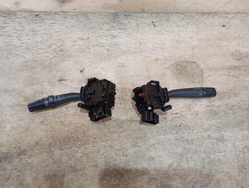Блок подрулевых переключателей TOYOTA WISH ZNE10 1ZZ-FE 2007 (б/у)