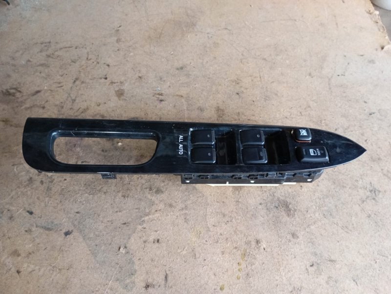 Блок управления стеклоподъемниками TOYOTA WISH ZNE10 1ZZ-FE 2007 передний правый (б/у)