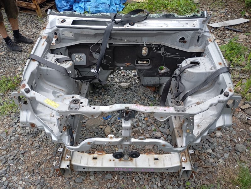 Лонжерон MITSUBISHI PAJERO IO H76W 4G93 2006 передний (б/у)