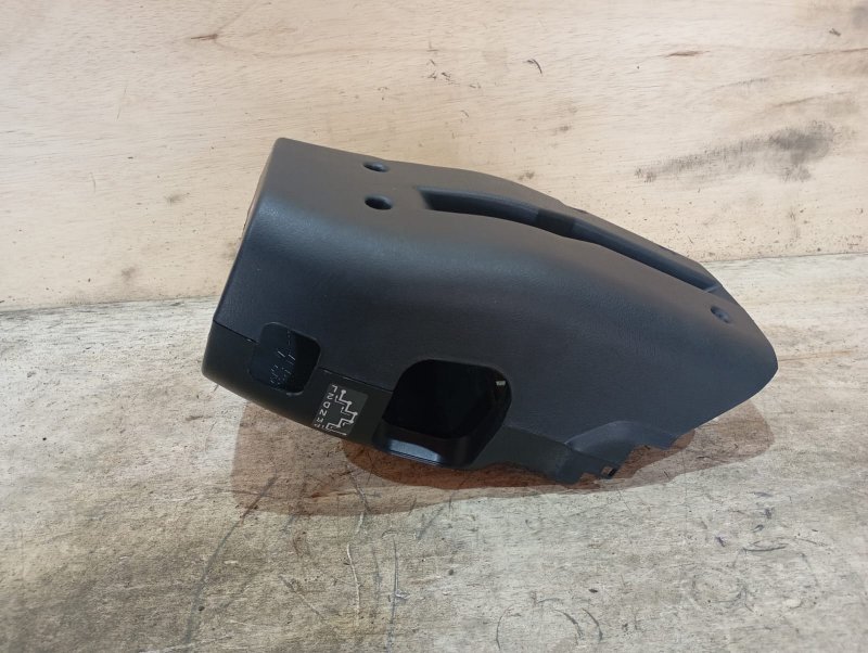Кожух рулевой колонки MITSUBISHI DELICA PD6W 6G72 2003 (б/у)