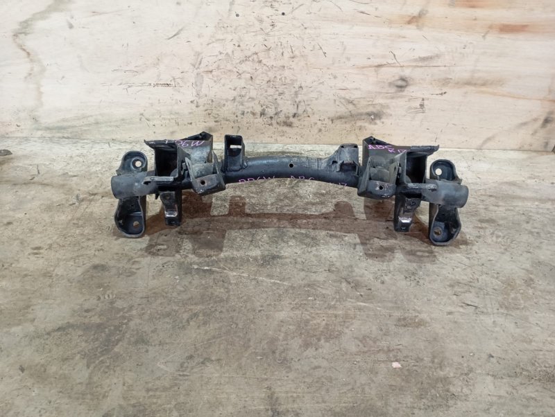 Балка подвески MITSUBISHI DELICA PD6W 6G72 2003 передняя (б/у)