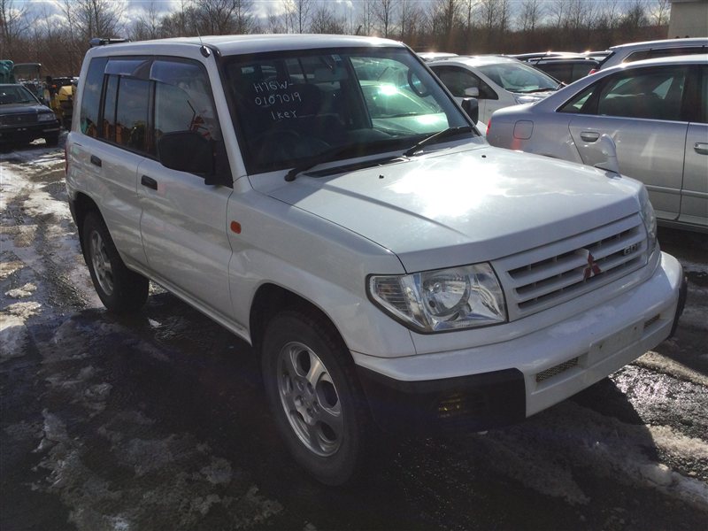 Автомобиль MITSUBISHI PAJERO IO H76W 4G93 2000 года в разбор