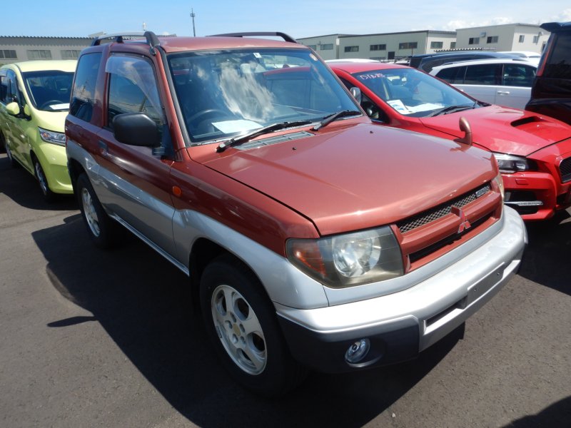 Автомобиль MITSUBISHI PAJERO IO H66W 4G93 2000 года в разбор