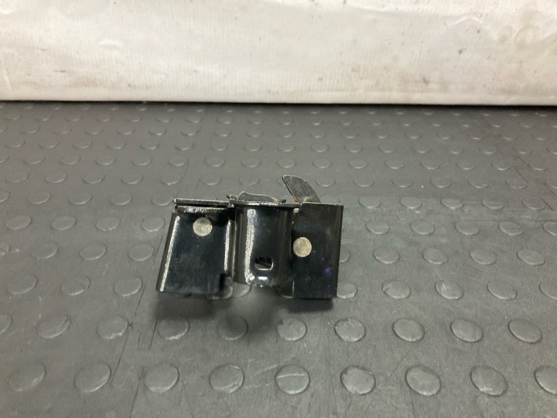 Замок капота левый E-Class 2007 W211 M271