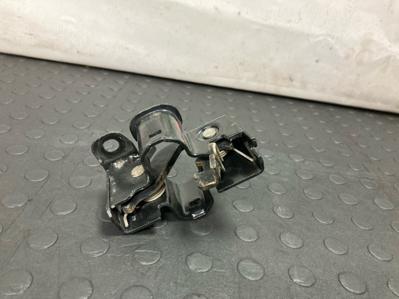 Замок капота левый E-Class 2007 W211 M271