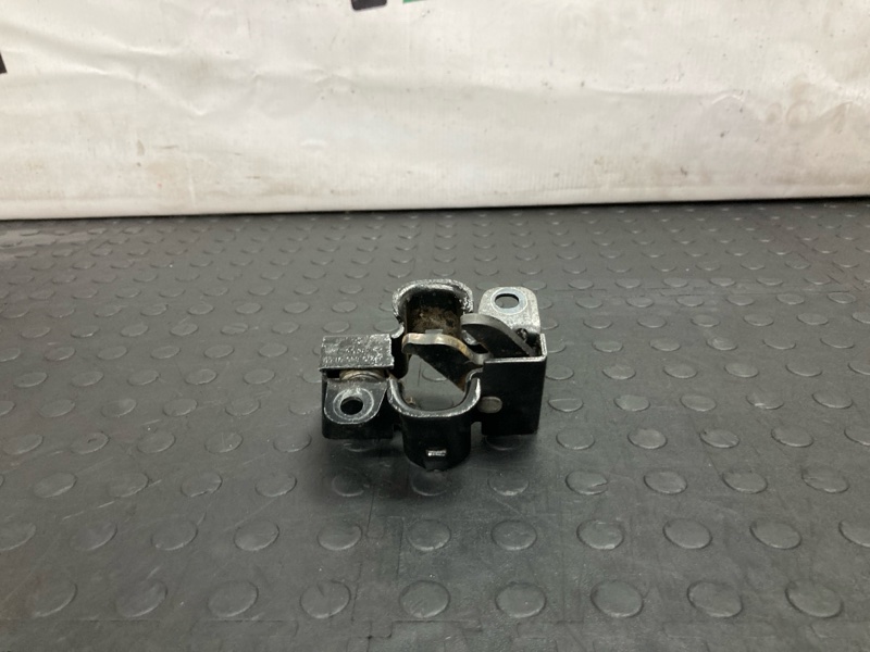 Запчасть замок капота правый Mercedes-Benz E-Class 2007 W211 M271 A2198800160 контрактная Замок капота правый Mercedes-Benz E-Class 2007 W211 M271 A2198800160 контрактная