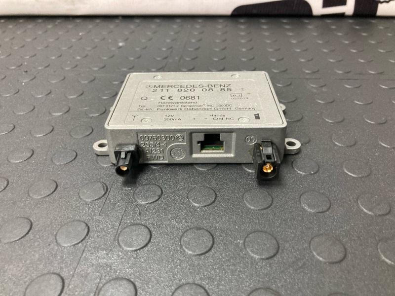 Усилитель антенны Mercedes-Benz E-Class W211 M271 Усилитель антенны Mercedes-Benz E-Class W211 M271