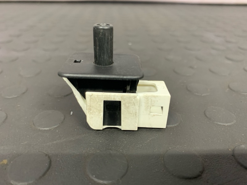 Концевой выключатель E-Class 2007 W211 M271