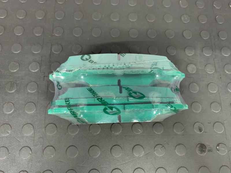 Тормозные колодки передние