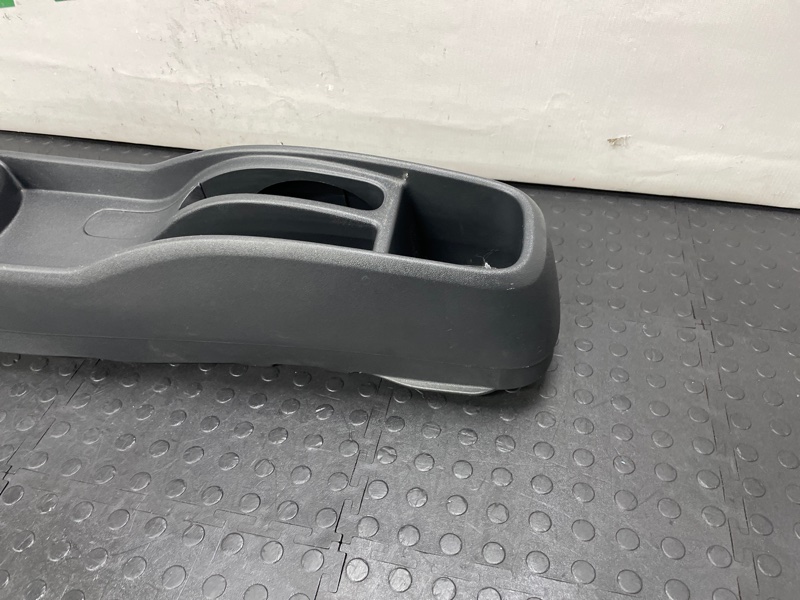 Консоль КПП Ist 2002 NCP61 1NZFE