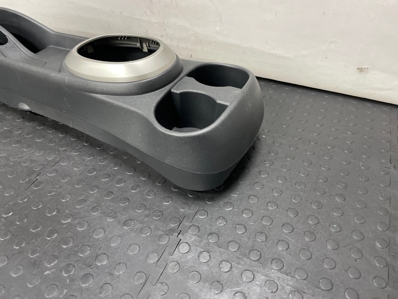 Консоль КПП Ist 2002 NCP61 1NZFE