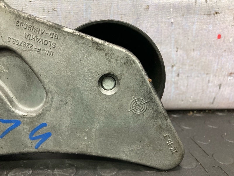 Ролик натяжной Avensis 2004 AZT250 1AZFSE