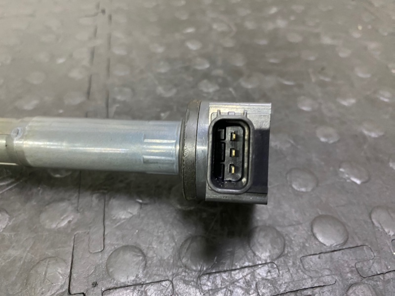 Катушка зажигания Accord 2006 CL9 K24A Катушка зажигания Accord 2006 CL9 K24A