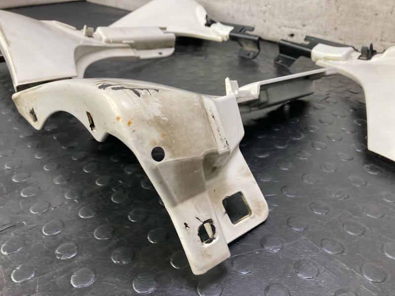 Накладка на порог Ist 2003 NCP65 1NZFE