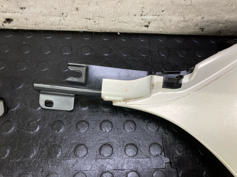 Накладка на порог Ist 2003 NCP65 1NZFE