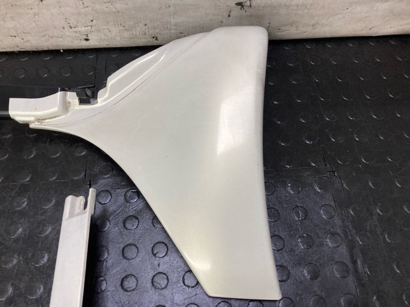 Накладка на порог Ist 2003 NCP65 1NZFE