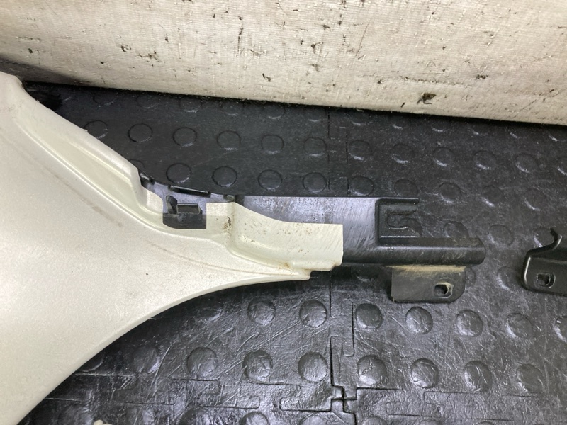 Накладка на порог Ist 2003 NCP65 1NZFE