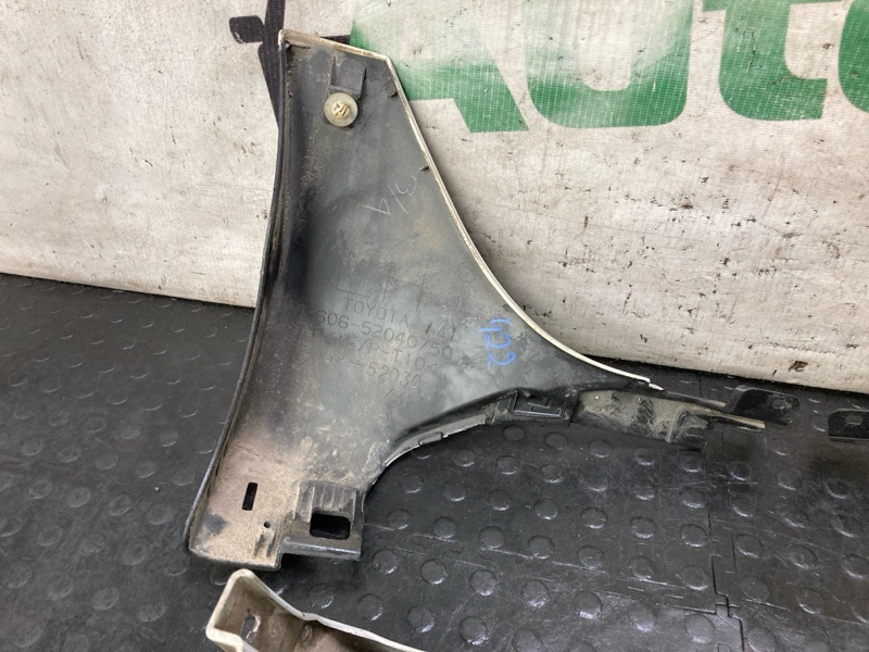 Накладка на порог Ist 2003 NCP65 1NZFE