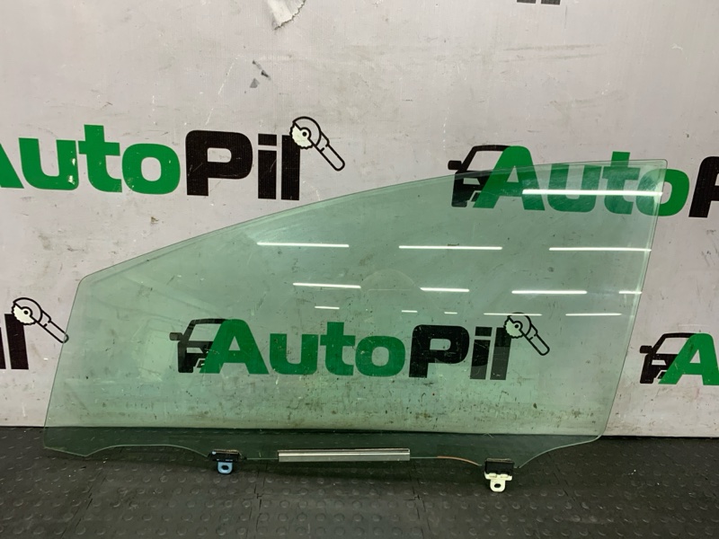 Стекло боковое переднее левое Toyota Prius 2009 ZVW30 2ZRFXE 6810247081 контрактная