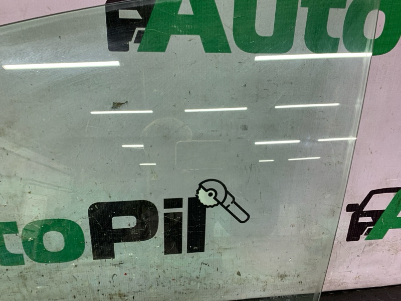 Стекло боковое переднее левое Prius 2009 ZVW30 2ZRFXE