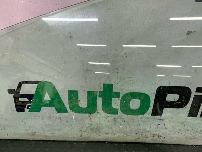 Стекло боковое переднее левое Prius 2009 ZVW30 2ZRFXE