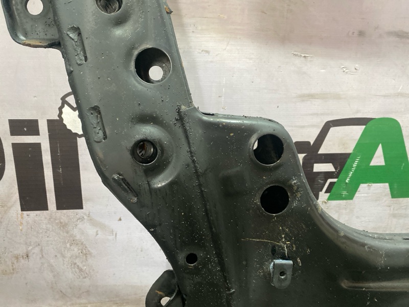 Балка поперечная передняя Harrier 2007 GSU35W 2GRFE