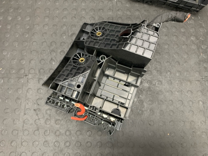 Блок предохранителей Tiguan 2014 5N2 CCZD