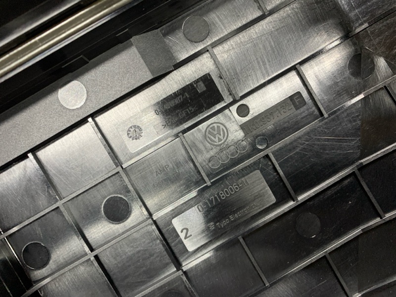 Блок предохранителей Tiguan 2014 5N2 CCZD