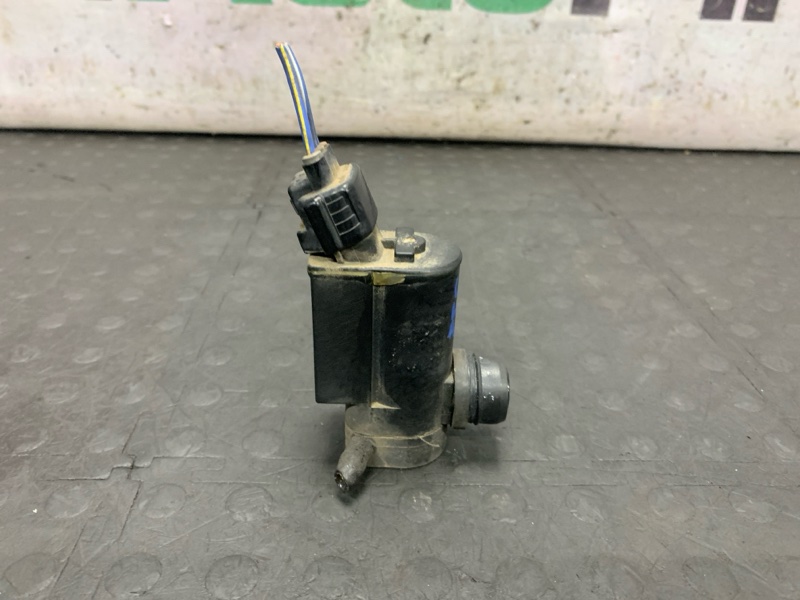 Насос омывателя Harrier 2001 ACU10W 2AZFE