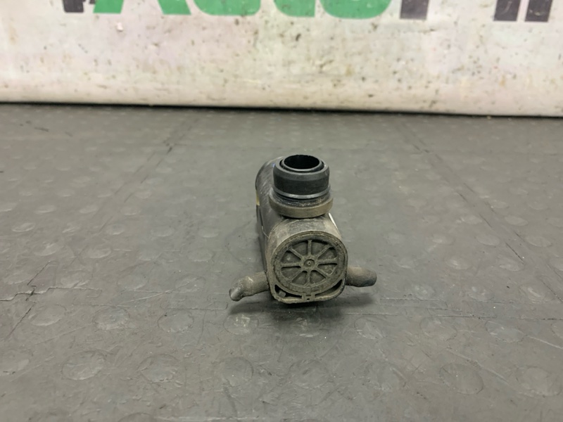 Насос омывателя Harrier 2001 ACU10W 2AZFE