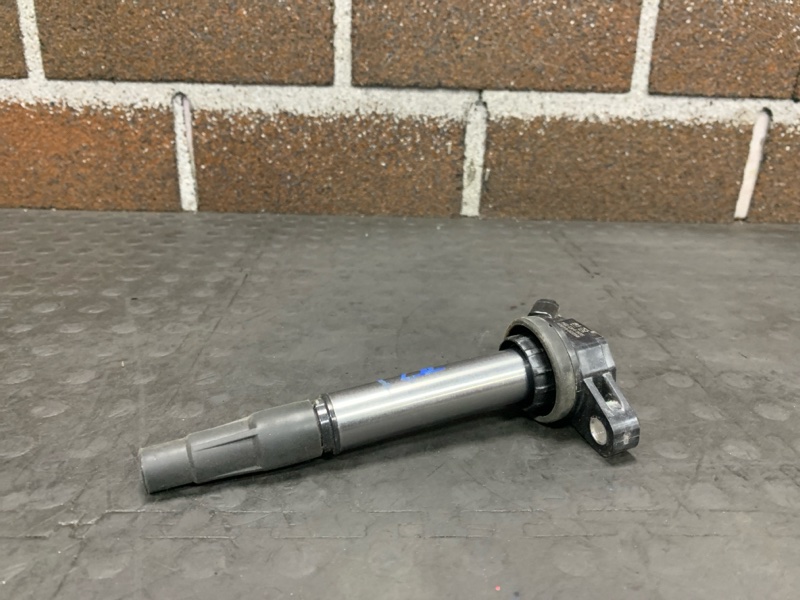 Катушка зажигания Toyota Corolla Fielder ZRE142G 2ZRFE Катушка зажигания Toyota Corolla Fielder ZRE142G 2ZRFE
