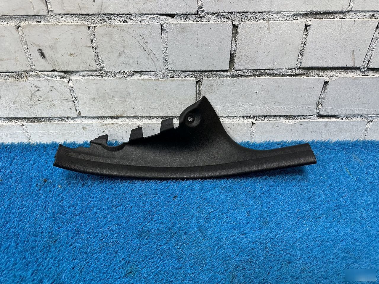Накладка порога салонная задняя правая BMW 1 2015 f20 N13B16A 51477272616 Б/У