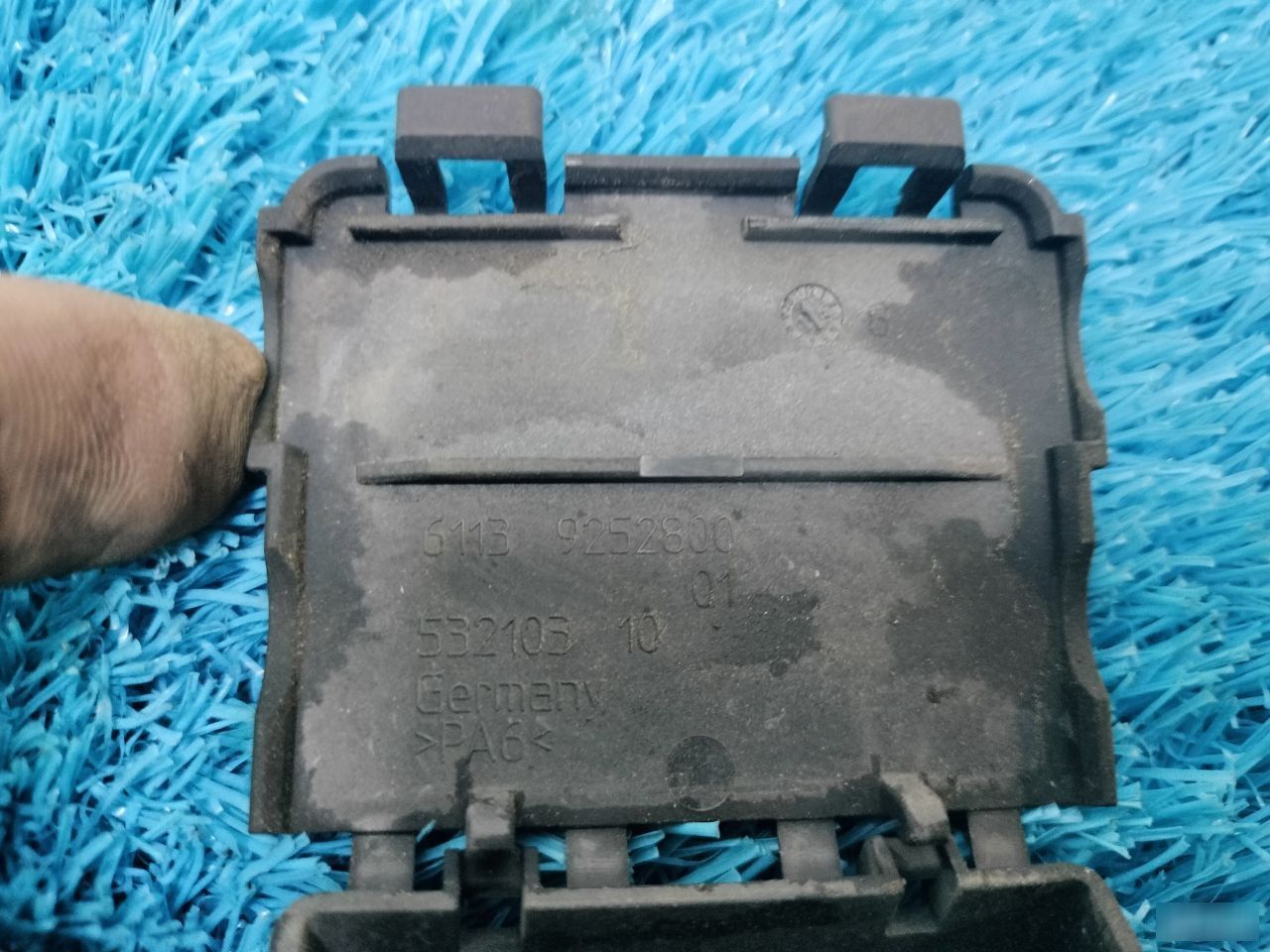 Кронштейн разъема ABS 1 F20 Кронштейн разъема ABS 1 F20