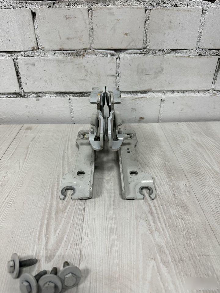Петли капота 3 F30